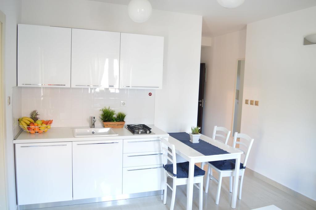Apartments Villa Alba Пореч Екстер'єр фото