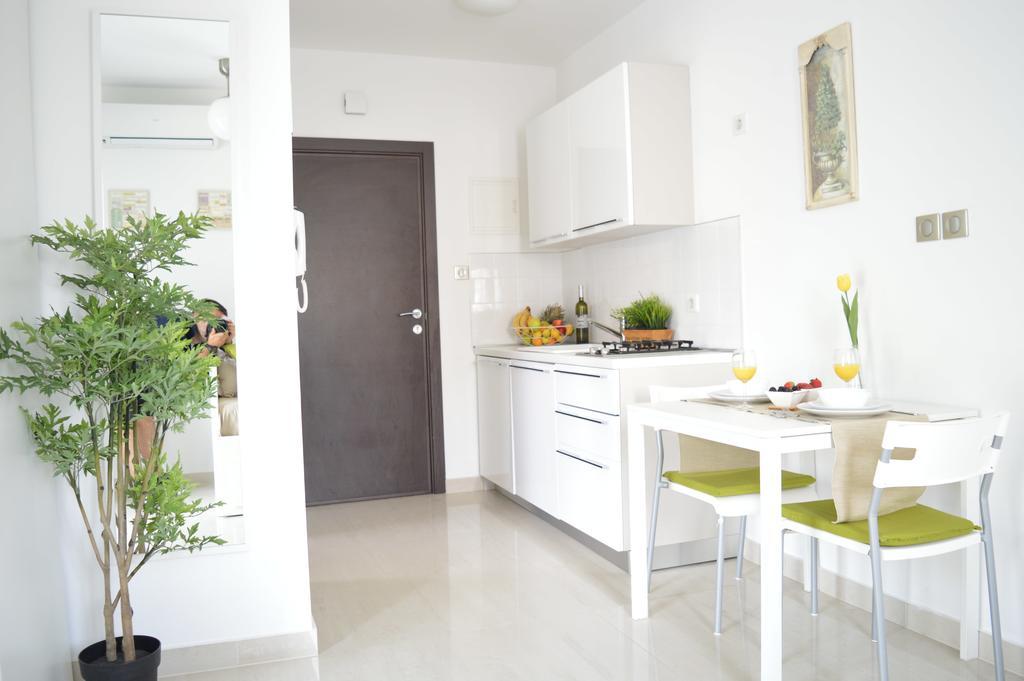 Apartments Villa Alba Пореч Екстер'єр фото